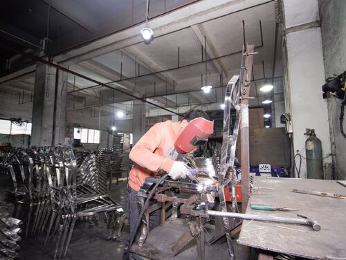 laatste bedrijfskennis over Concentreer je op het exporteren van bruiloftmeubilair. Maak een gloednieuwe serie, integreer de toeleveringsketen en zorg voor maatwerkoplossingen.