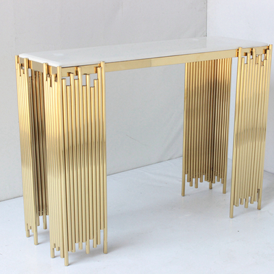 Borden met gouden kleur