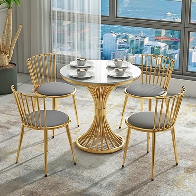 Stijlvolle theetafel met metalen ondergrond De perfecte combinatie van stijl en functie