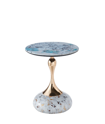 Elegante zijtafel met een metalen koffietafel