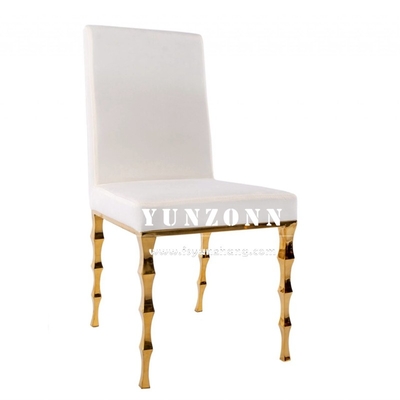 Elegante banketstoel met bamboe benen.