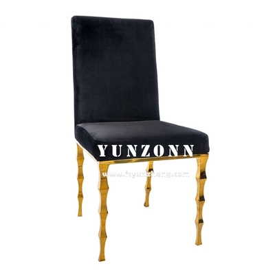 Elegante banketstoel met bamboe benen.