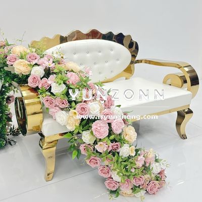 Moderne Europese Design Luxe Sofa met Roestvrijstalen Gouden Frame en 3 Jaar Garantie voor Hotels en Woonkamers