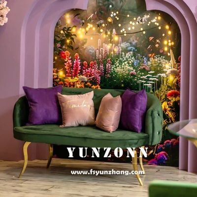 Moderne roestvrijstalen love seat bank met fluwelen stof voor hotel- en bruiloftsevenementen