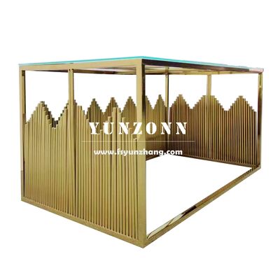 Goede prijs Nieuw ontwerp Foshan Hotel Huwelijksmeubilair Goud roestvrij staal Bruid en bruidegom Vierkante Eettafel online